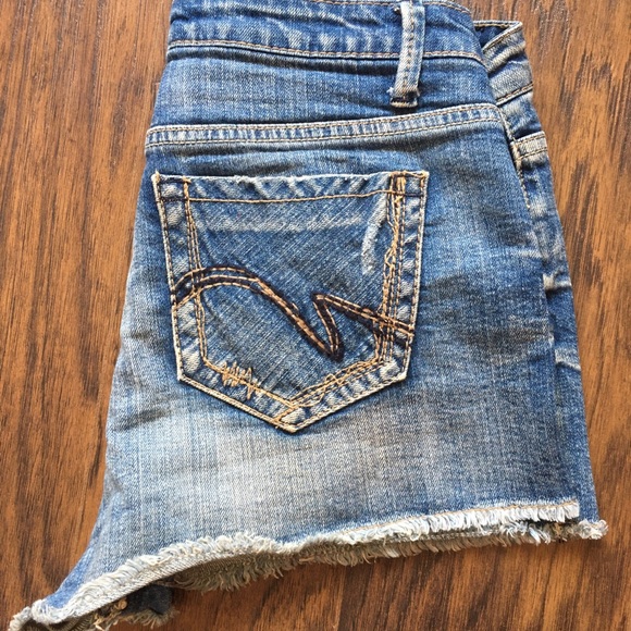 Distressed Jean shorts. - Picture 3 of 3